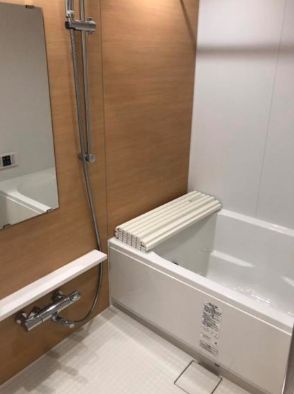 バス・シャワールーム　落ち着いた空間のお風呂です