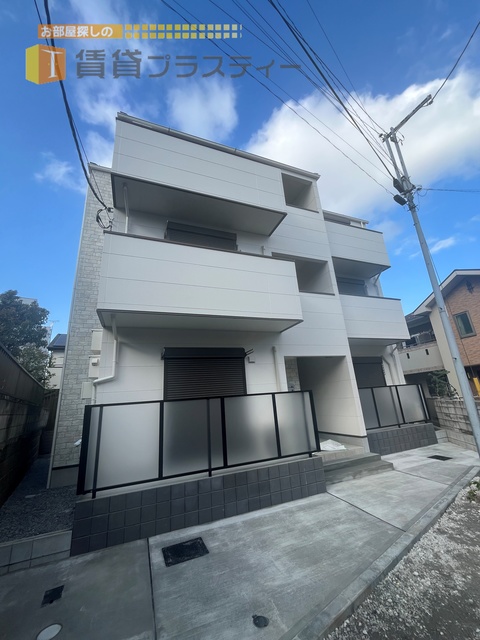 建物外観　インターネット無料。新築まもなく完成。