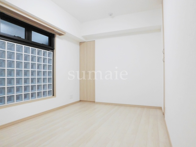 その他部屋・スペース　キッチン横の5.5帖の洋室です☆