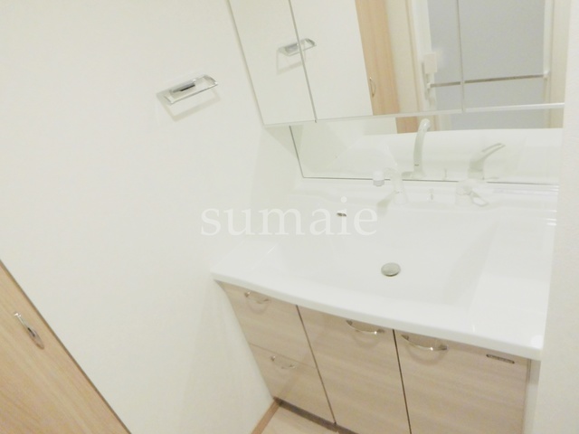 洗面設備　3面鏡の独立洗面台あり！