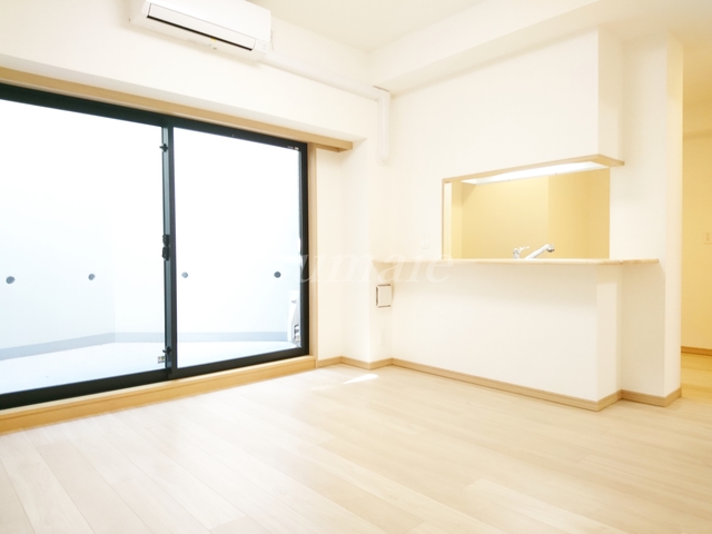 居室・リビング　南向きのリビングです☆