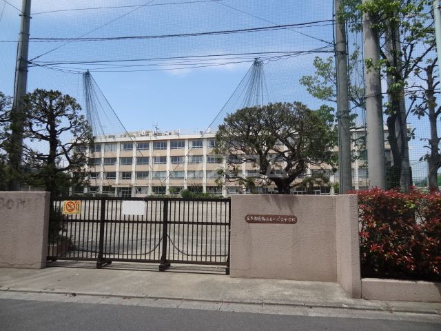 中学校　葛飾区立 一之台中学校（中学校）まで724m