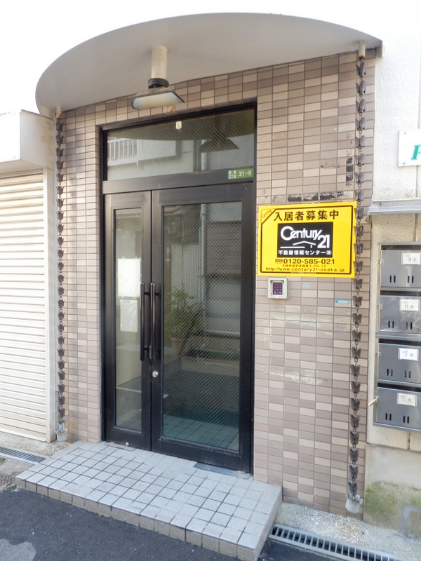 エントランス　オートロック付きのエントランス