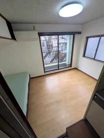 居室・リビング　２面採光で明るいお部屋