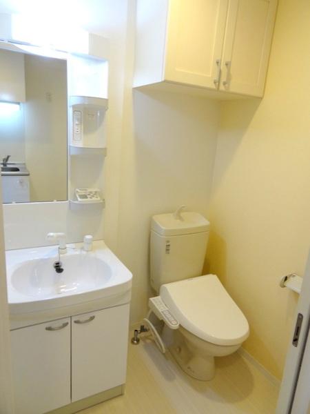 トイレ　★トイレ兼オシャレな脱衣所★