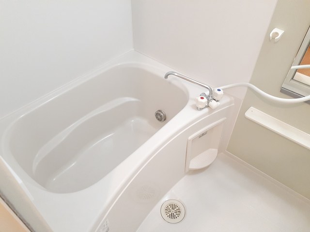 バス・シャワールーム　シャワー・追い焚き給湯