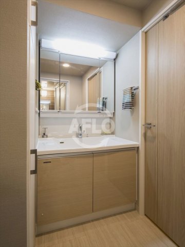 洗面設備　アーバネックス心斎橋II　洗面化粧台