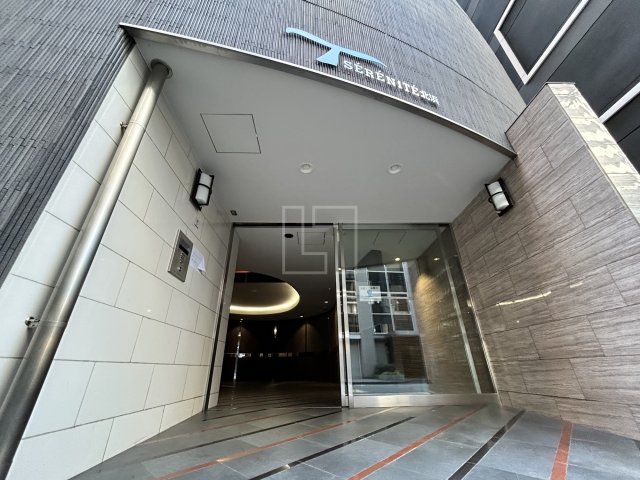 エントランス　SERENiTE北浜　エントランス