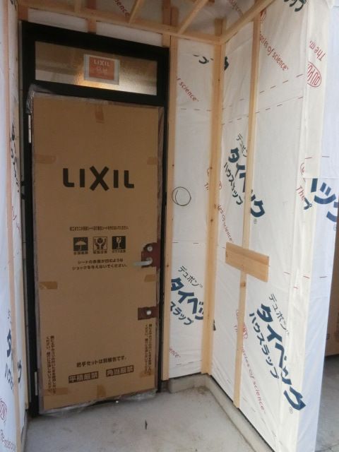 セキュリティ　来訪者が確認できるTVドアホン付きます