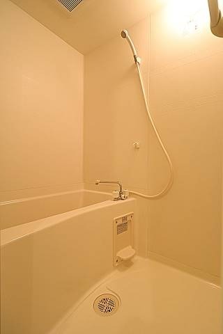 バス・シャワールーム　1日の疲れを流しましょう。