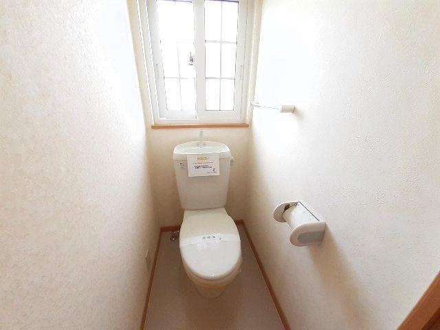 トイレ　※別号室の写真です。