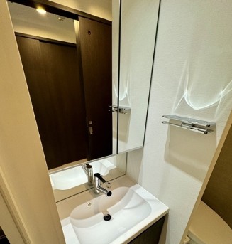 洗面設備　※こちらのお写真は他部屋になり参考写真です