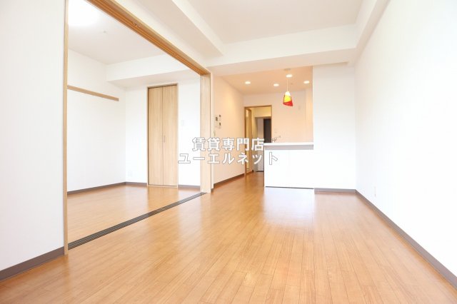 居室・リビング　ゆったりとくつろげる、落ち着きのある居室空間です