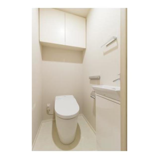 トイレ　※写真は同タイプ住戸です。