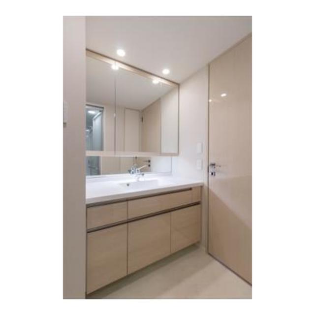 洗面設備　※写真は同タイプ住戸です。