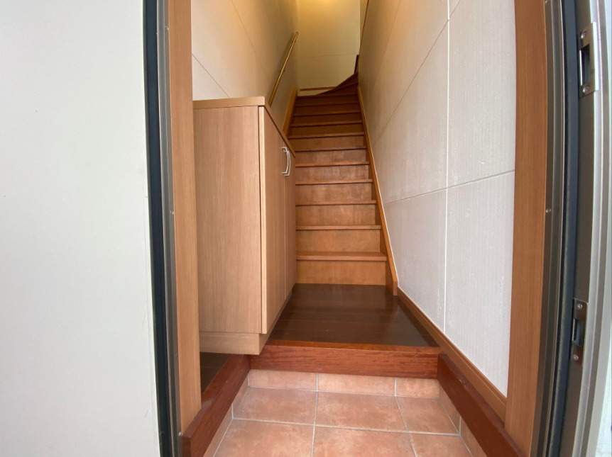 玄関　落ち着いた玄関です