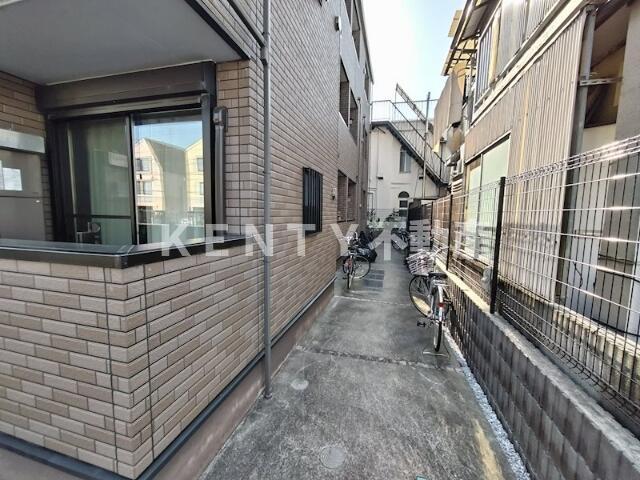 エントランス　建物の内部です