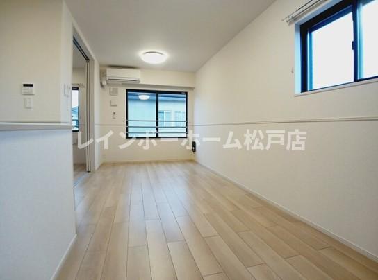 居室・リビング　※同仕様施工参考写真