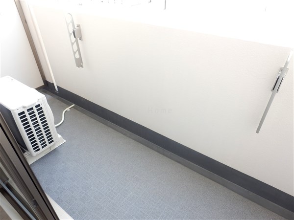 バルコニー　陽当たり良好なバルコニー