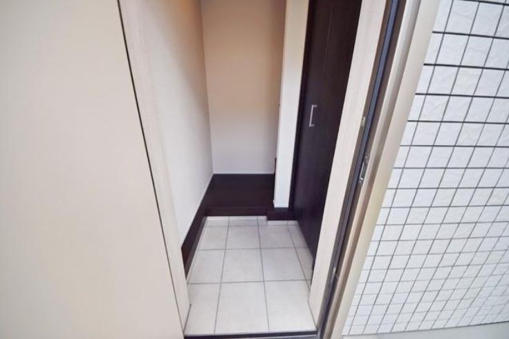 玄関　弊社は都内全域の物件をご紹介可能です！