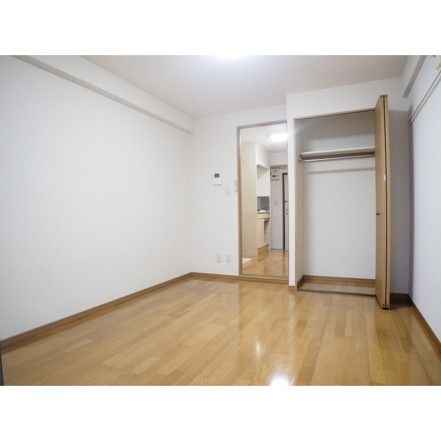 その他部屋・スペース　洋室を別角度から