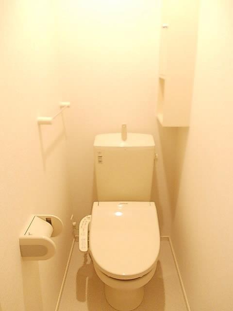 トイレ　温水洗浄便座