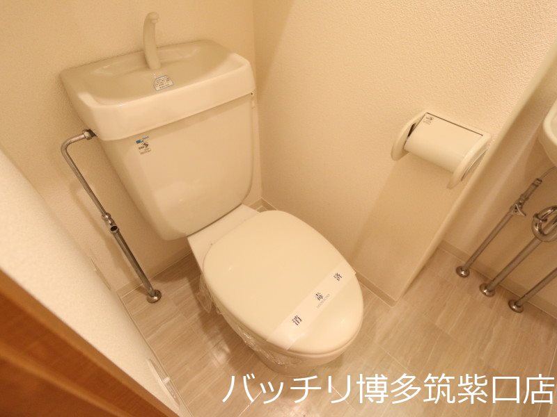 トイレ　写真は別号室イメージの為、現状を優先致します