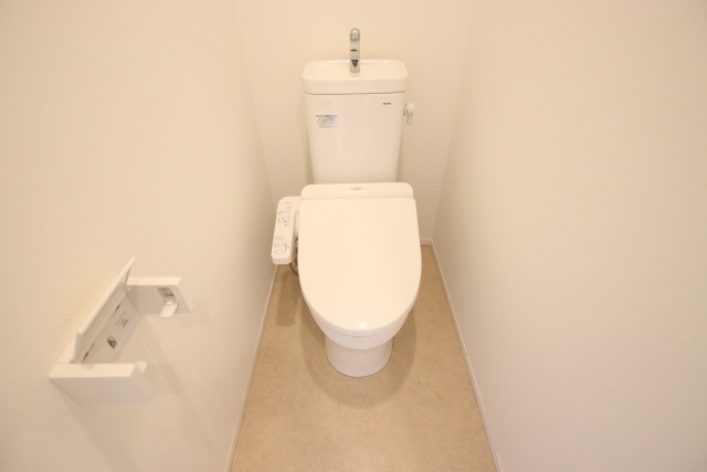 トイレ　※別室の参考写真の為、現況優先です。