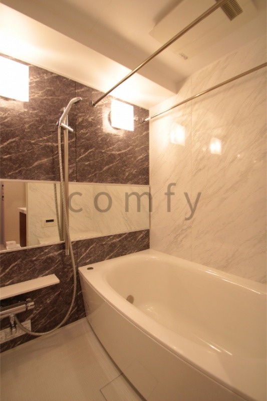 バス・シャワールーム　バスルーム