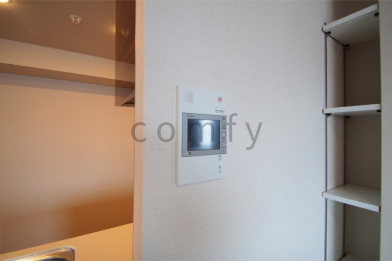 セキュリティ　モニター付きインターホン