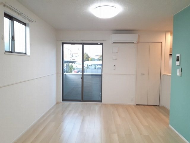 居室・リビング　写真は同型タイプです。