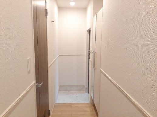 玄関　写真は同型タイプです。