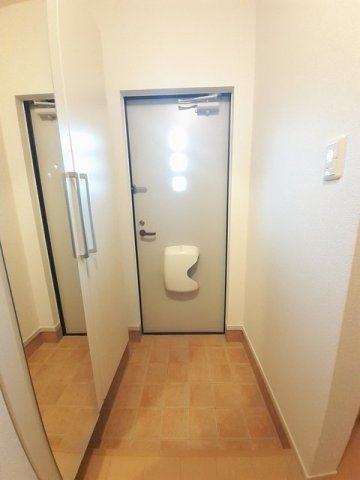 玄関　シンプルで使いやすい玄関です