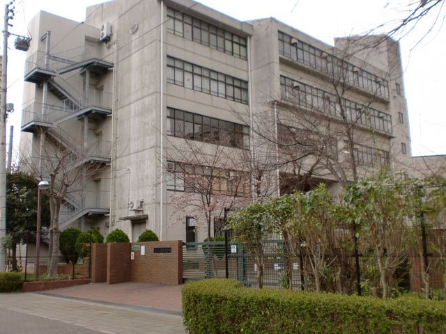 中学校　神戸市立渚中学校（中学校）まで1000m