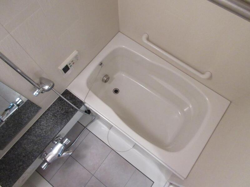 バス・シャワールーム　お湯に浸かって一日の疲れを癒してください。