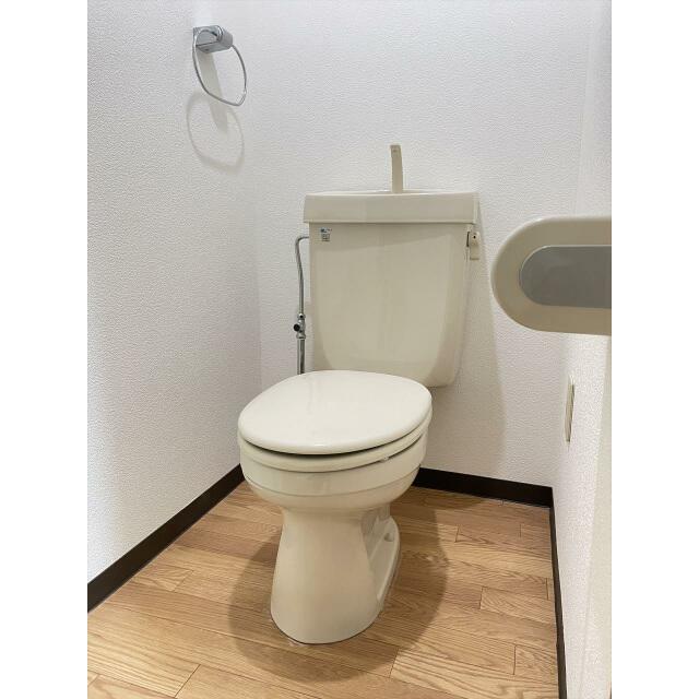 トイレ　※同仕様写真含む