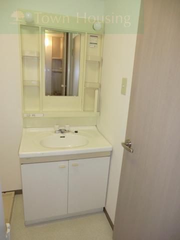 洗面設備　嬉しい独立洗面台完備