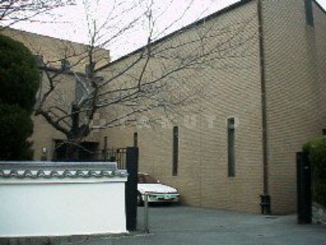 図書館　公益財団法人阪急文化財団　池田文庫（図書館）まで355m