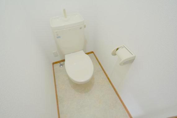 トイレ　清潔感のあるトイレは、誰もがリラックスできる空間です。