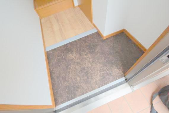 玄関　落ち着いたおしゃれな玄関です。