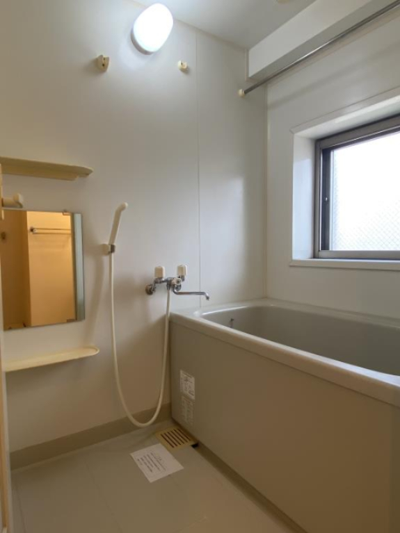 バス・シャワールーム　別部屋参考写真