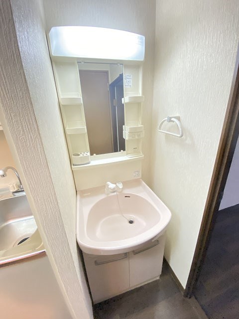 洗面設備　脱衣スペースもあります