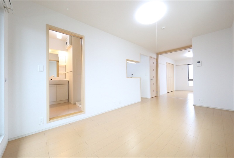 居室・リビング　LDK12.2帖　洋室6.0帖