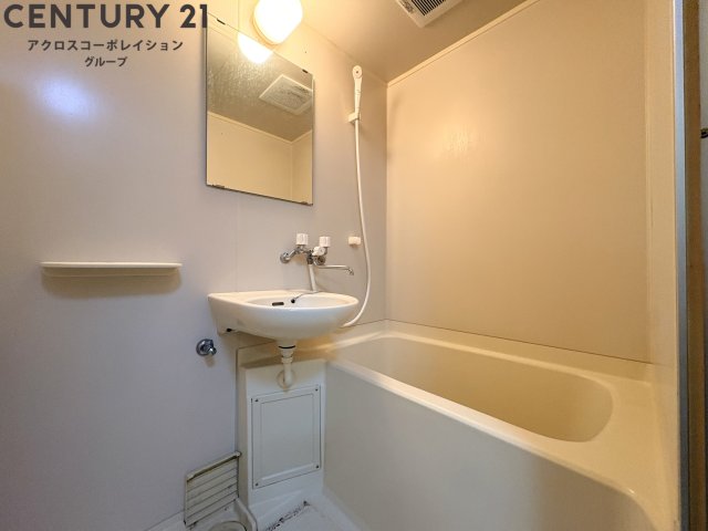 バス・シャワールーム　シンプルな2点ユニットバス