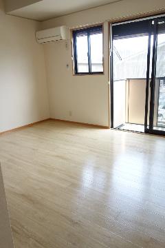 居室・リビング　室内