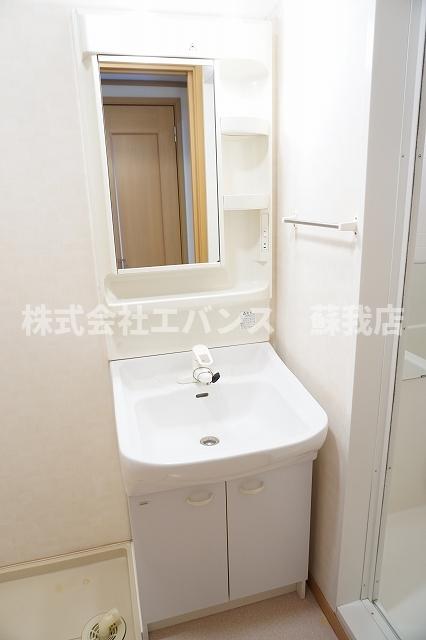 洗面設備　コンパクトで使いやすい洗面所