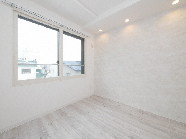 その他部屋・スペース　リビング横の洋室です♪