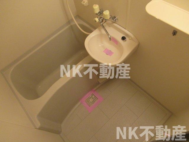 バス・シャワールーム　お風呂で日々の疲れを落としましょう