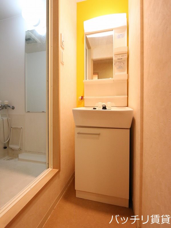 洗面設備　※同マンション別部屋写真のため、現状優先。