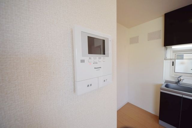セキュリティ　モニター付きインターホン完備